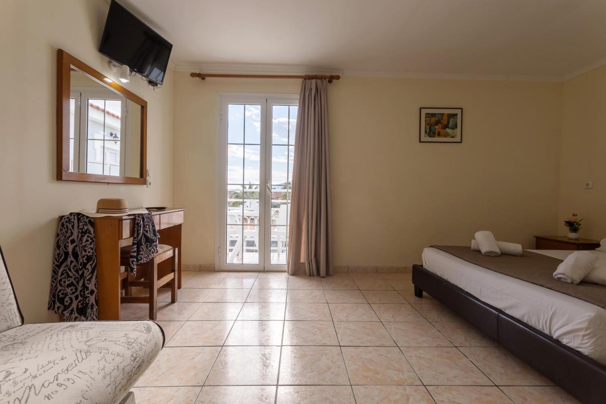 Otel Holidays Laganas