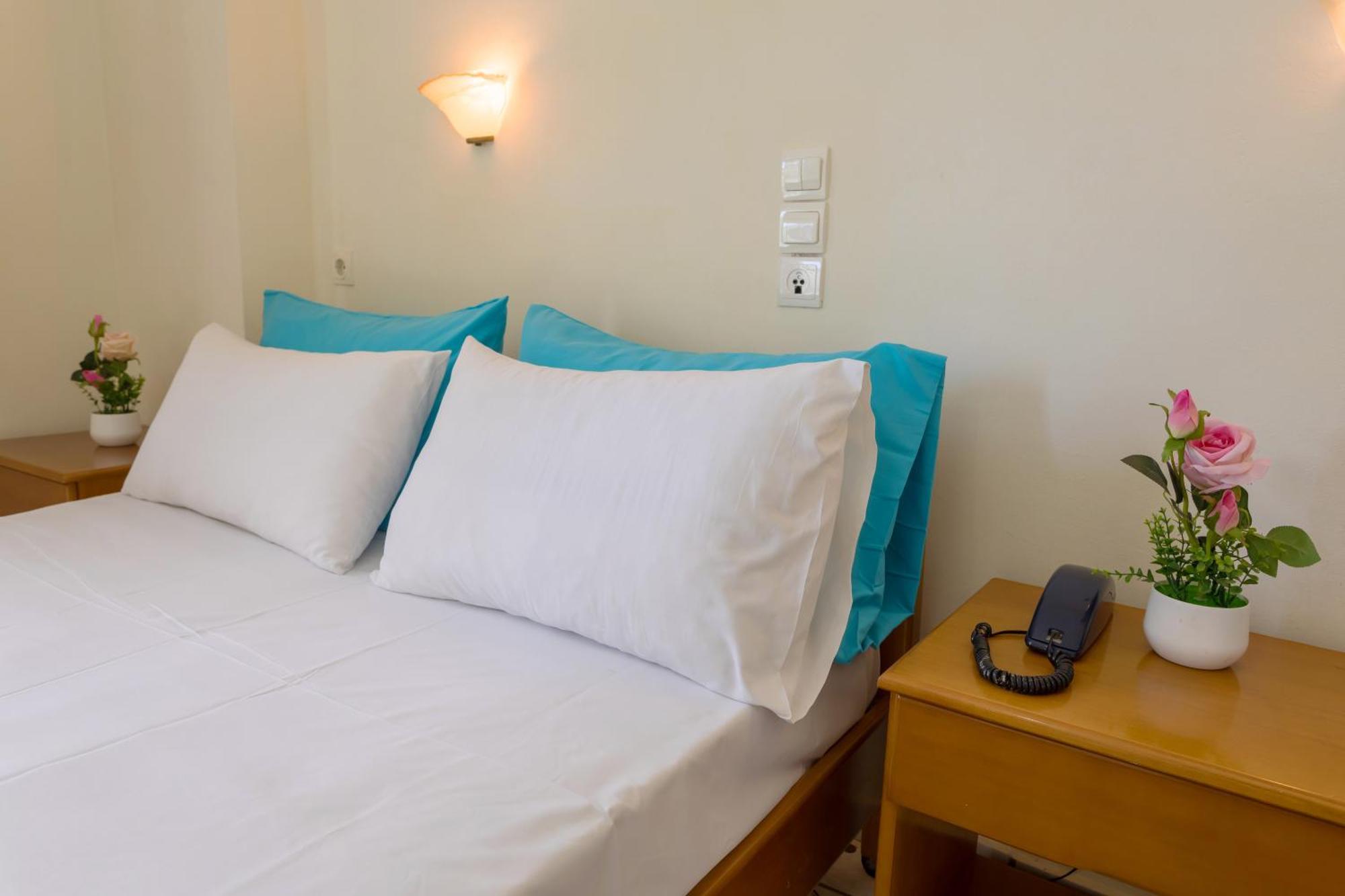 Hotel Holidays 2*
