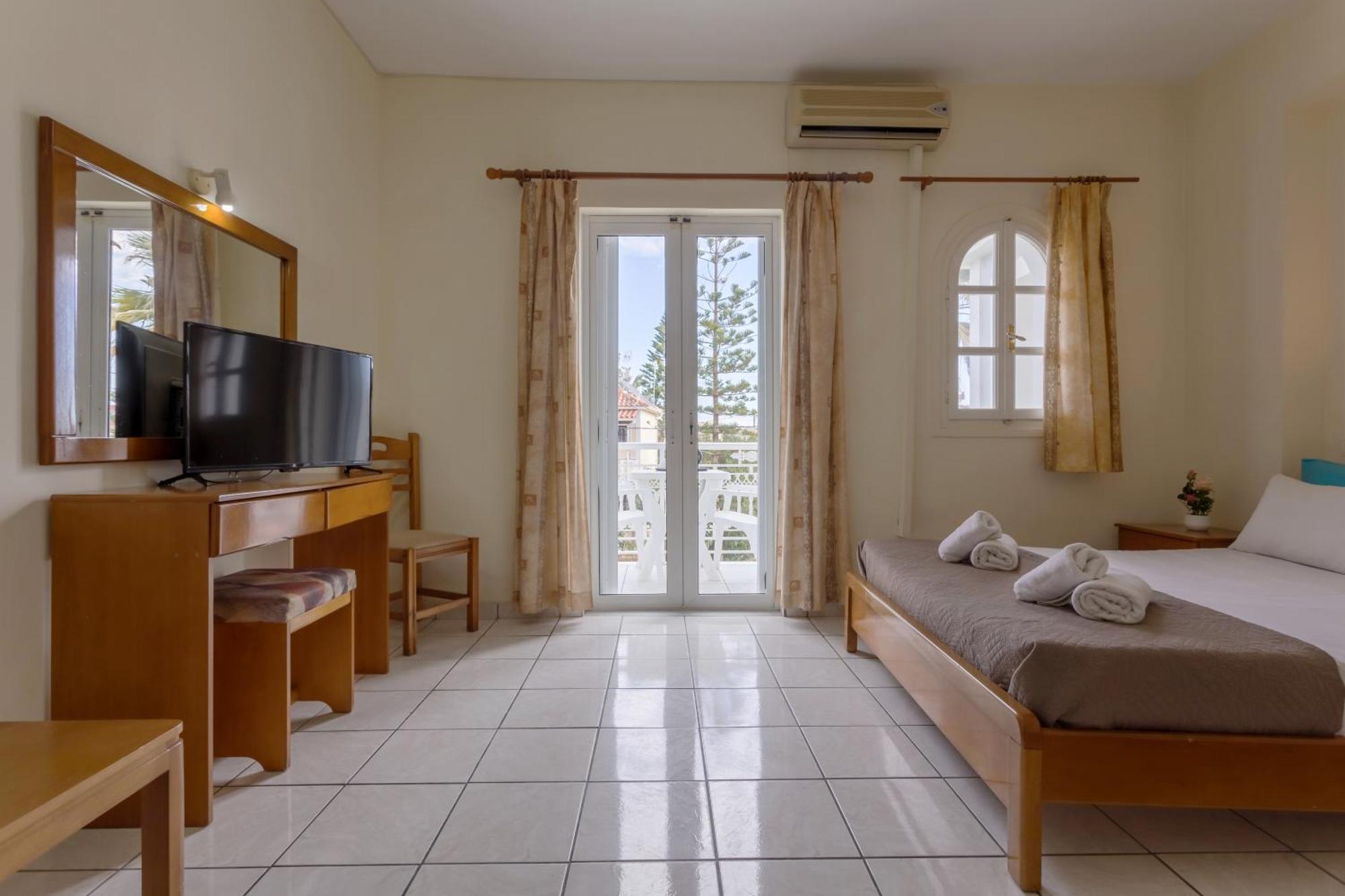 Otel Holidays 2*