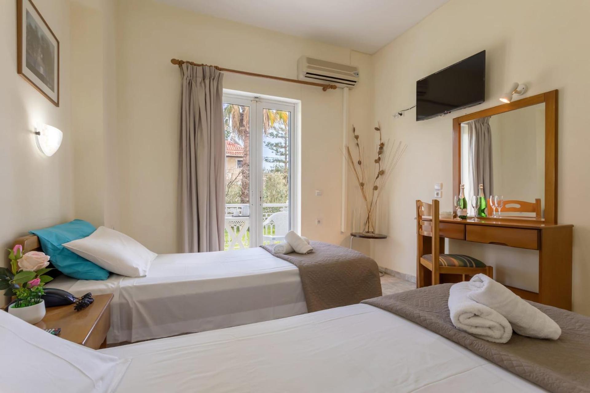 Holidays Hotel 2*
